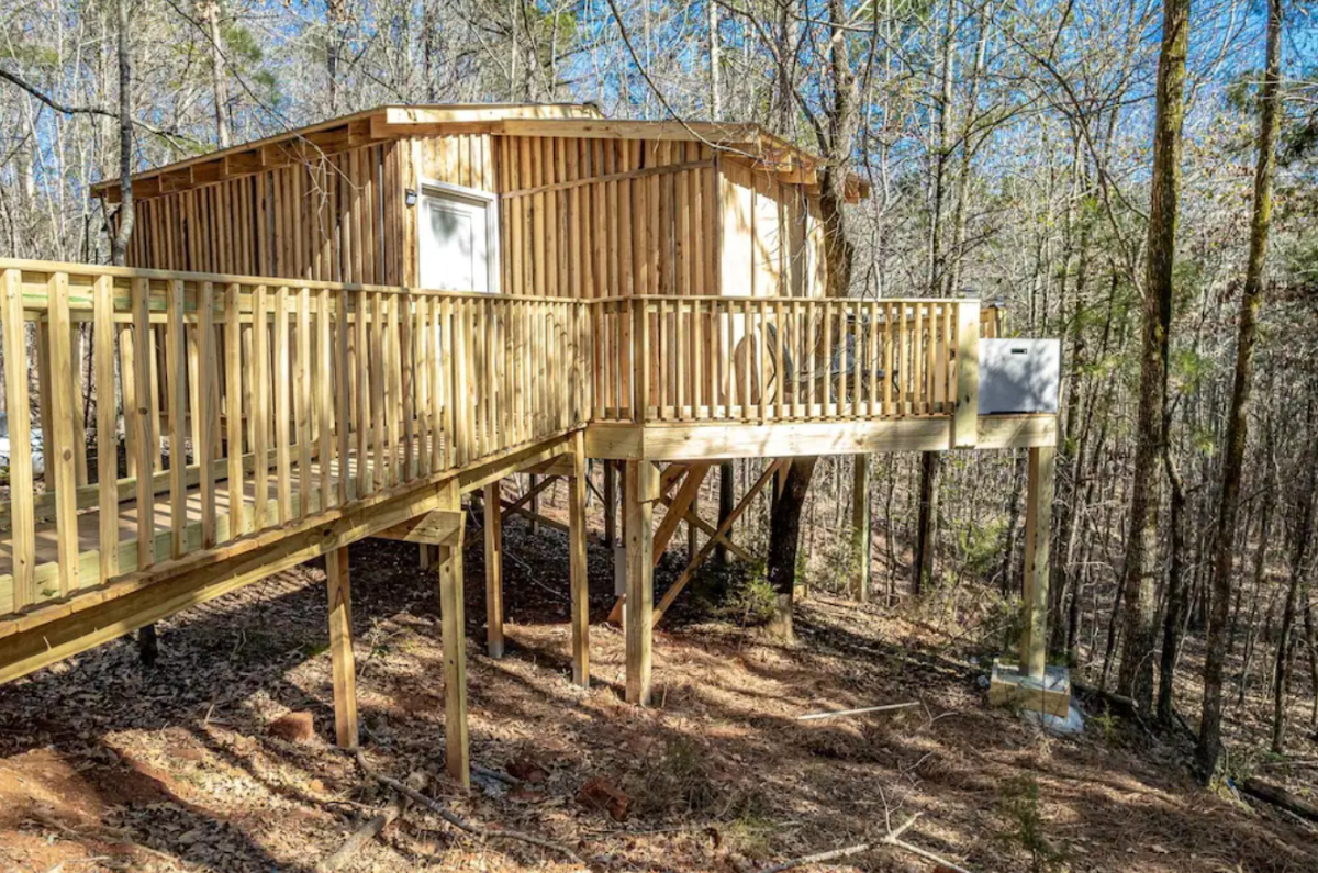 Cozy Couples Treehouse