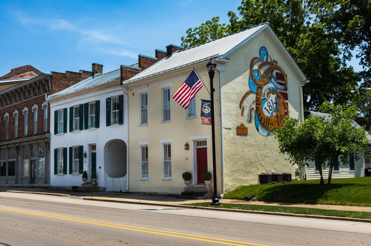 Centerville arch and mural