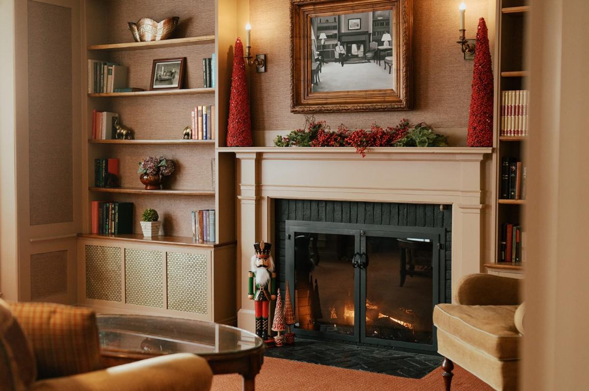 Mountain View Grand Resort & Spa - Library Fireplace