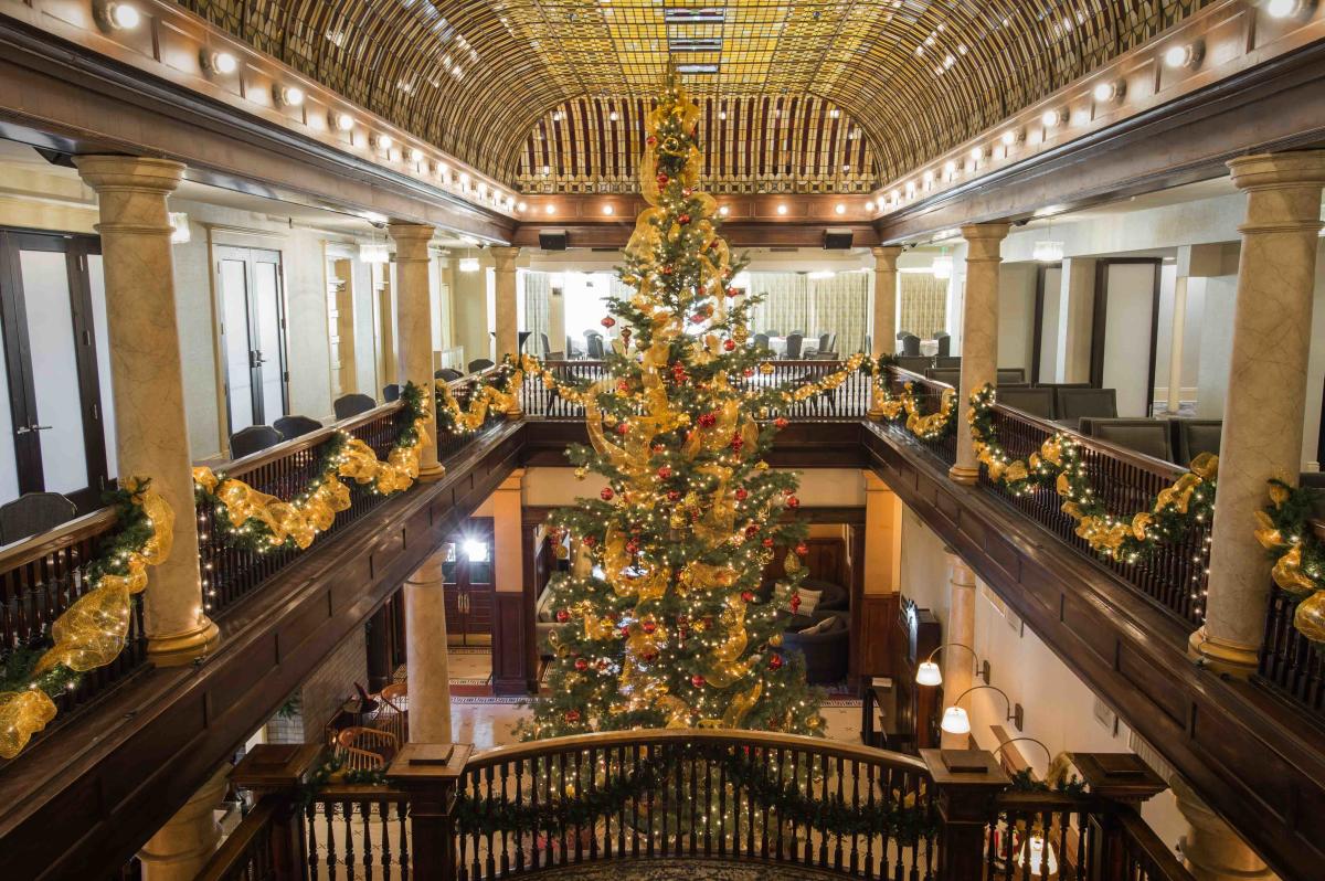 A large, decorated Christmas tree at the Hotel Boulderado.