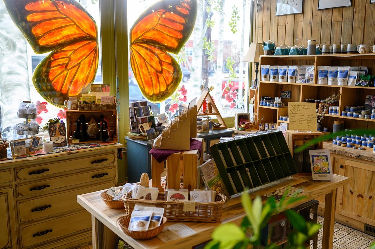 Shopping area in Golden Poppy.