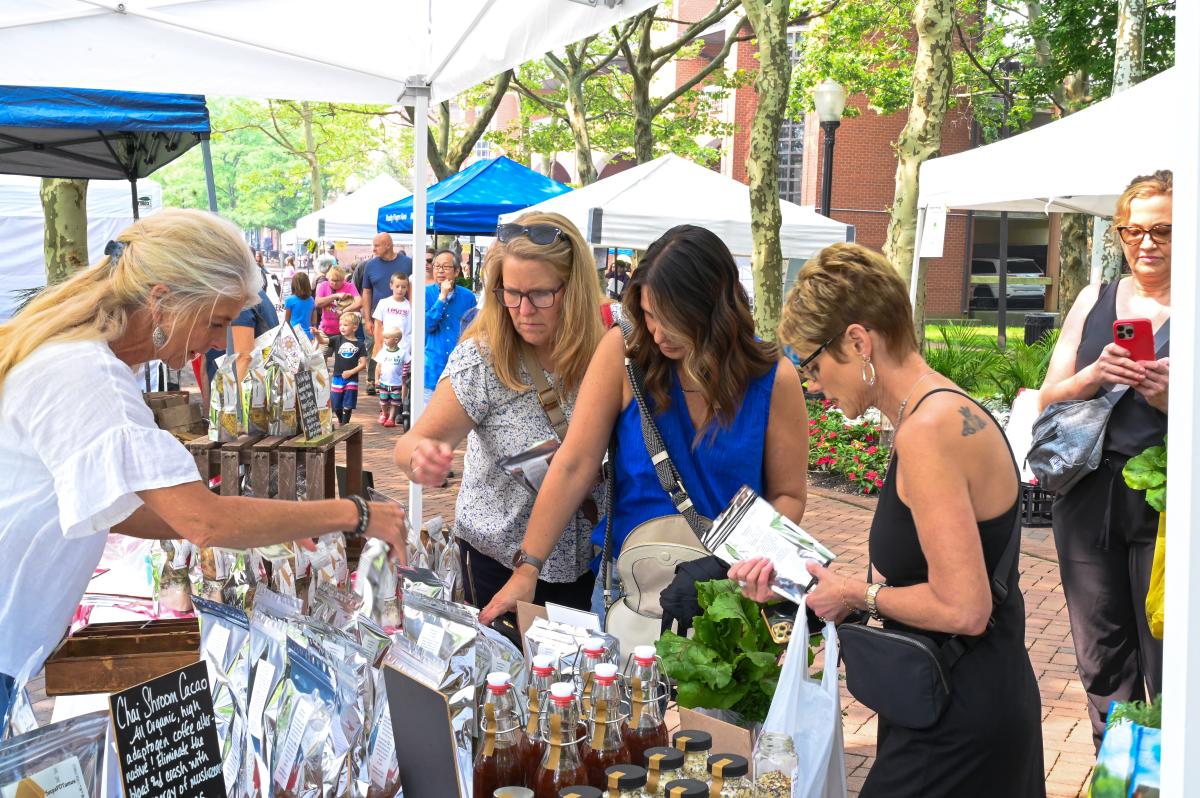 farmers market shopping