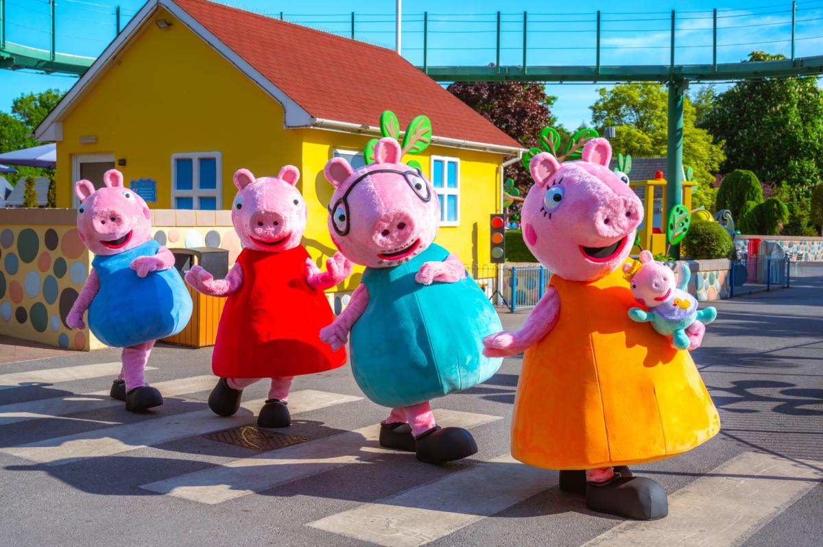 Paultons Park, Home of Peppa Pig World - Peppa Family