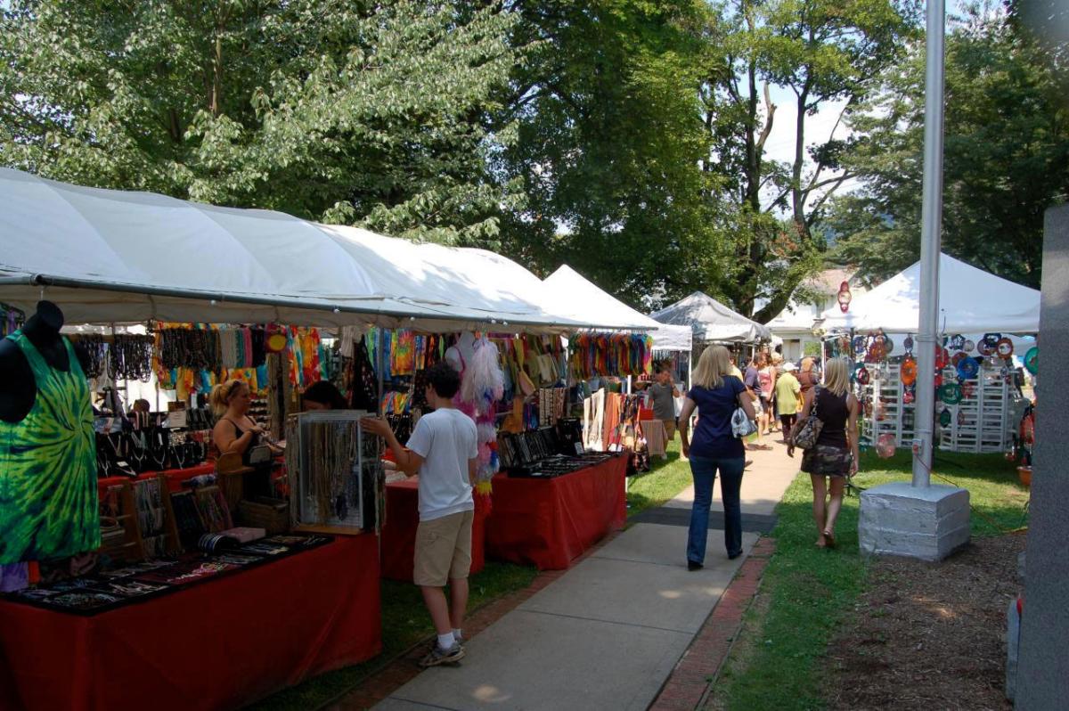 vendor stall at Zelienople Horse Trading Days