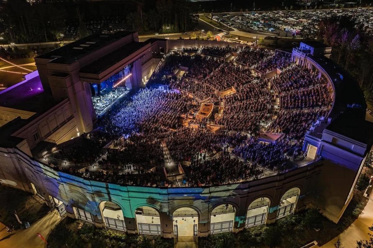 Picture of a concert at the Orion from a drone's point of view