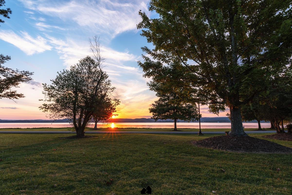 colorful sunset on sunset drive near lake guntersville