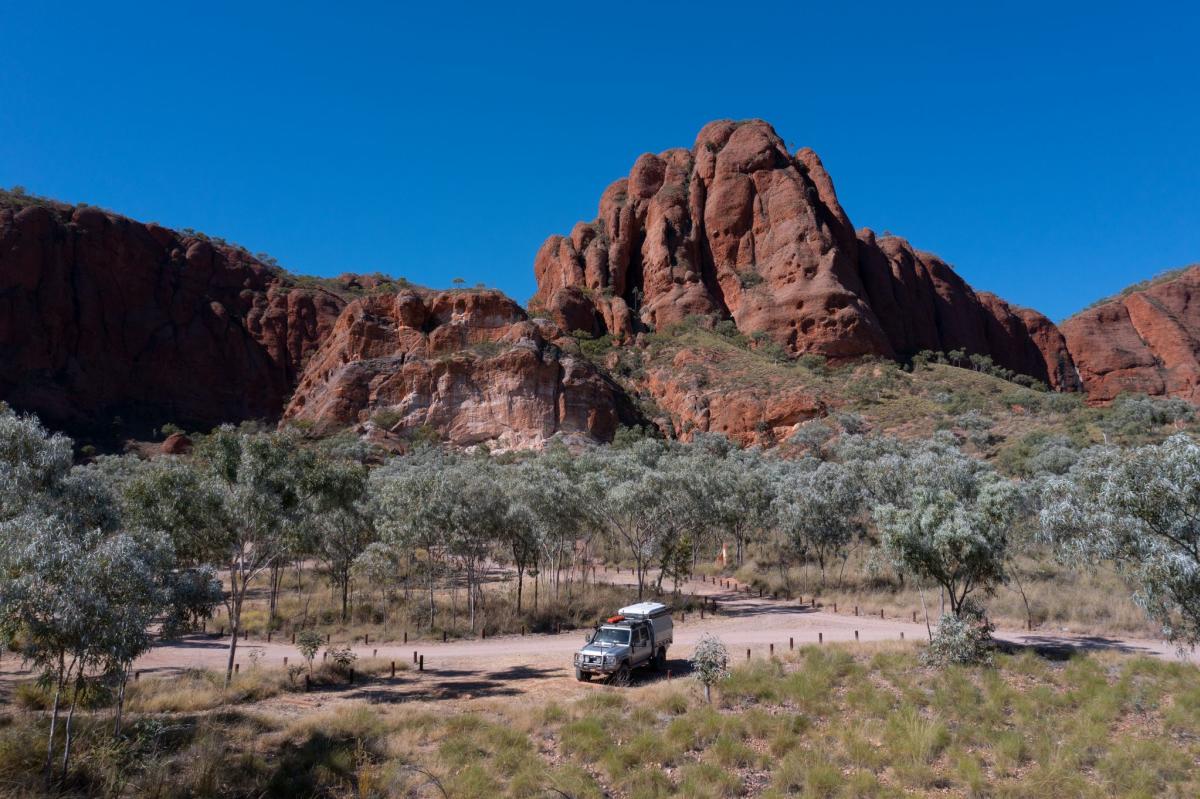 4WD parked in Purnululu National Park close to Osmand Lookout