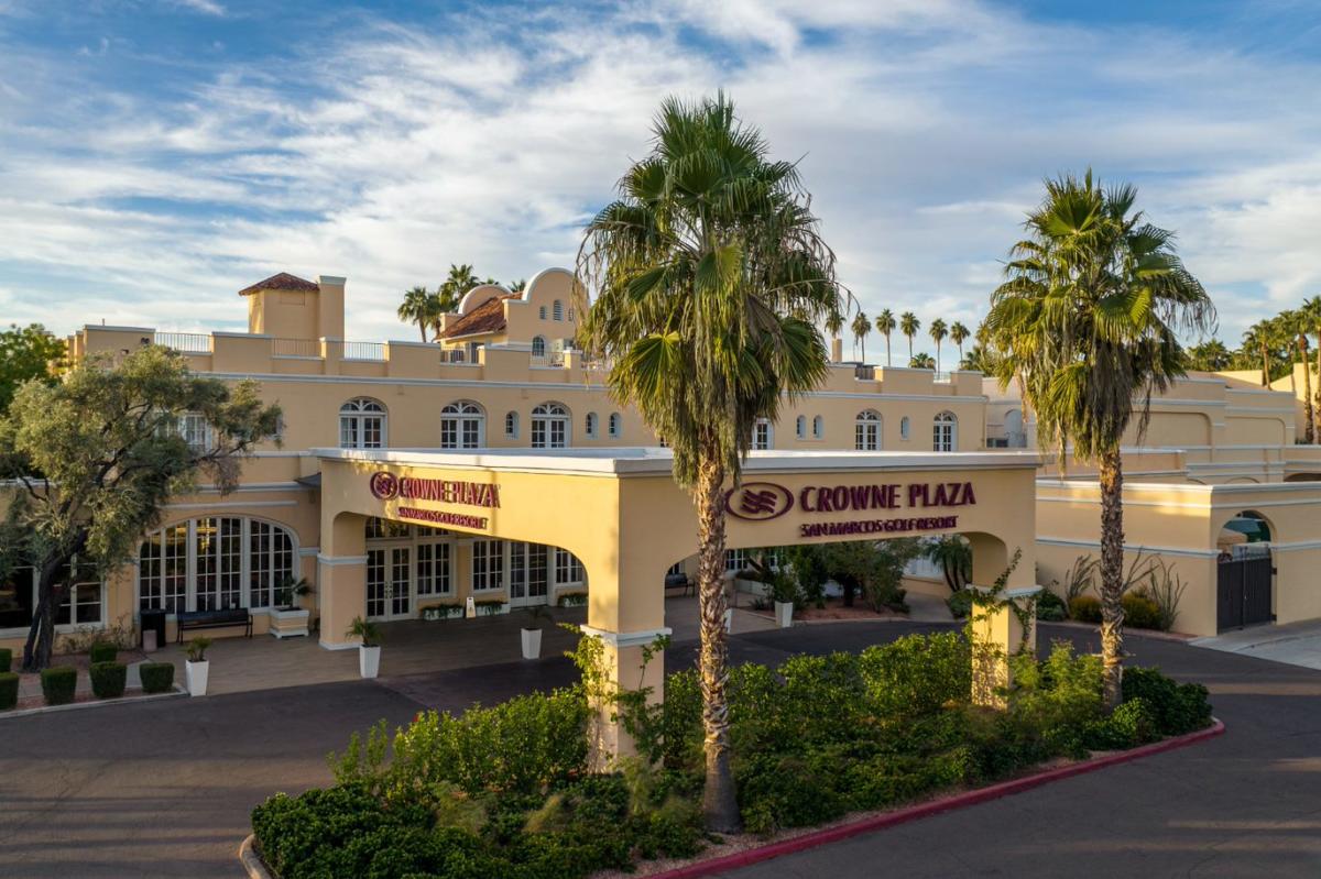 Crowne Plaza Phoenix Chandler Golf Resort entrance.