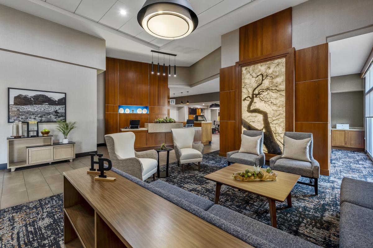 lobby of the Hyatt Place Phoenix/Chandler – Fashion Center