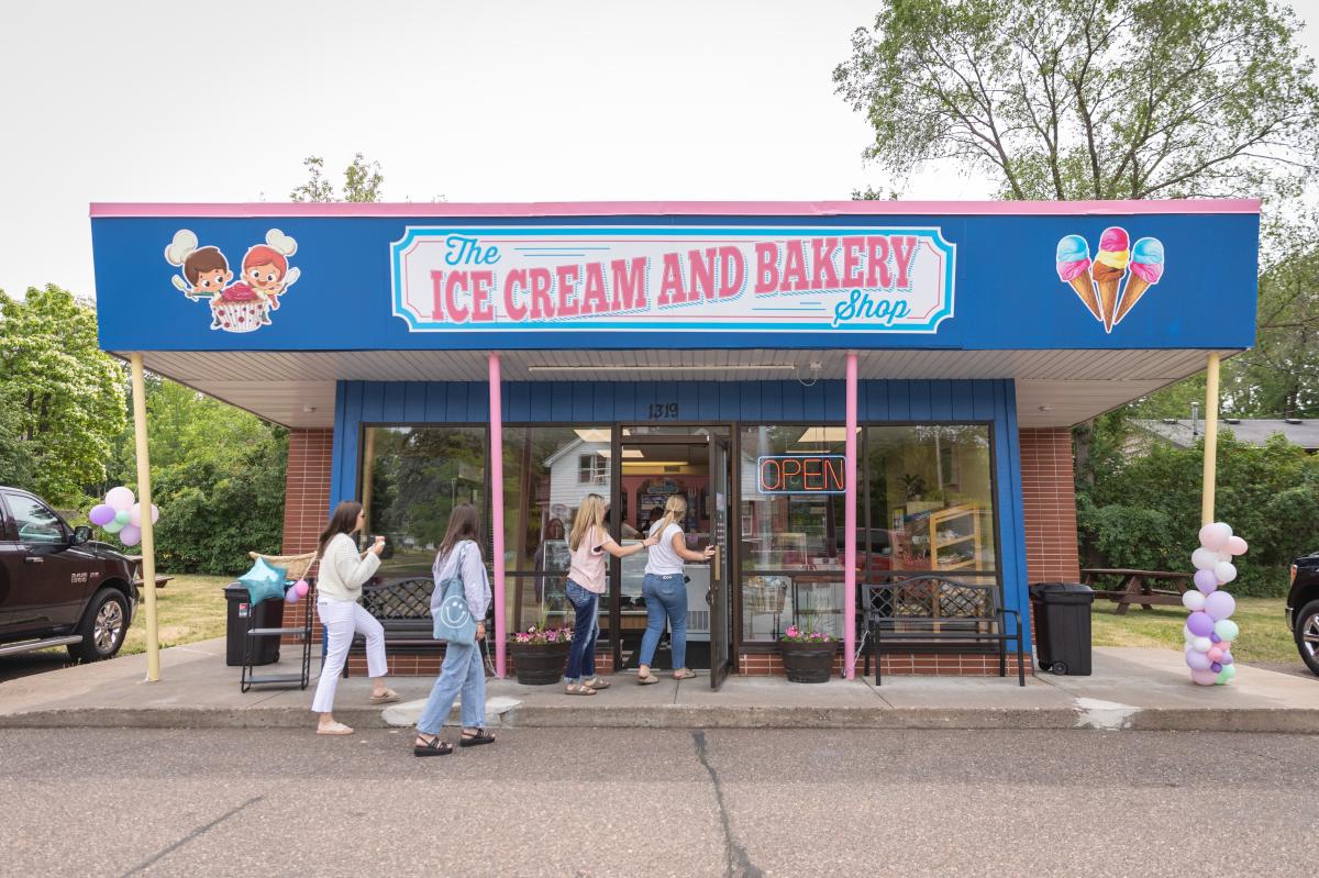 the exterior of the Ice Cream and Bakery Shop