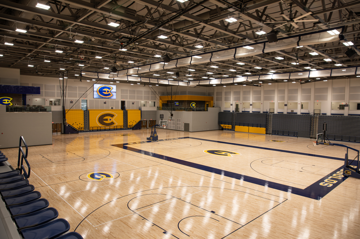 A photo of the 4 courts at Sonnentag Event Center
