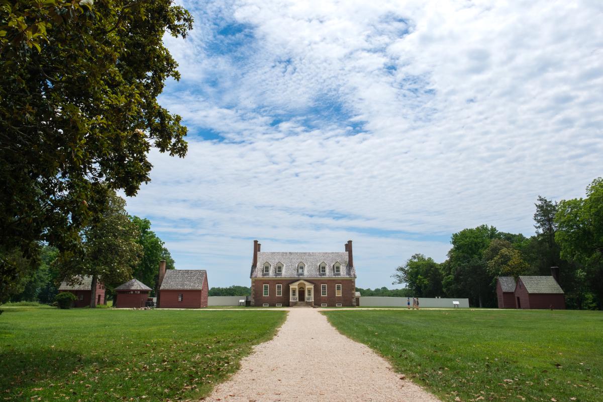 Front view of Gunston Hall