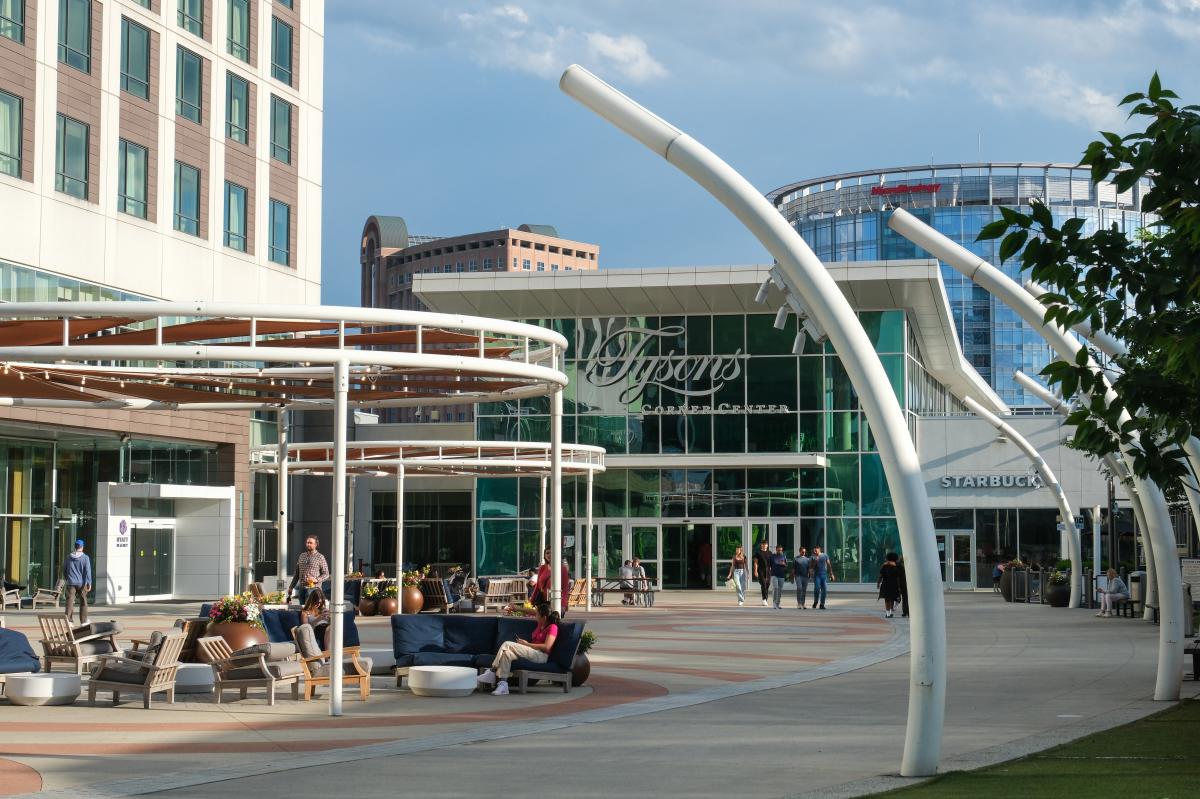 Tysons Corner Center - Plaza at Tysons Corner - Summer