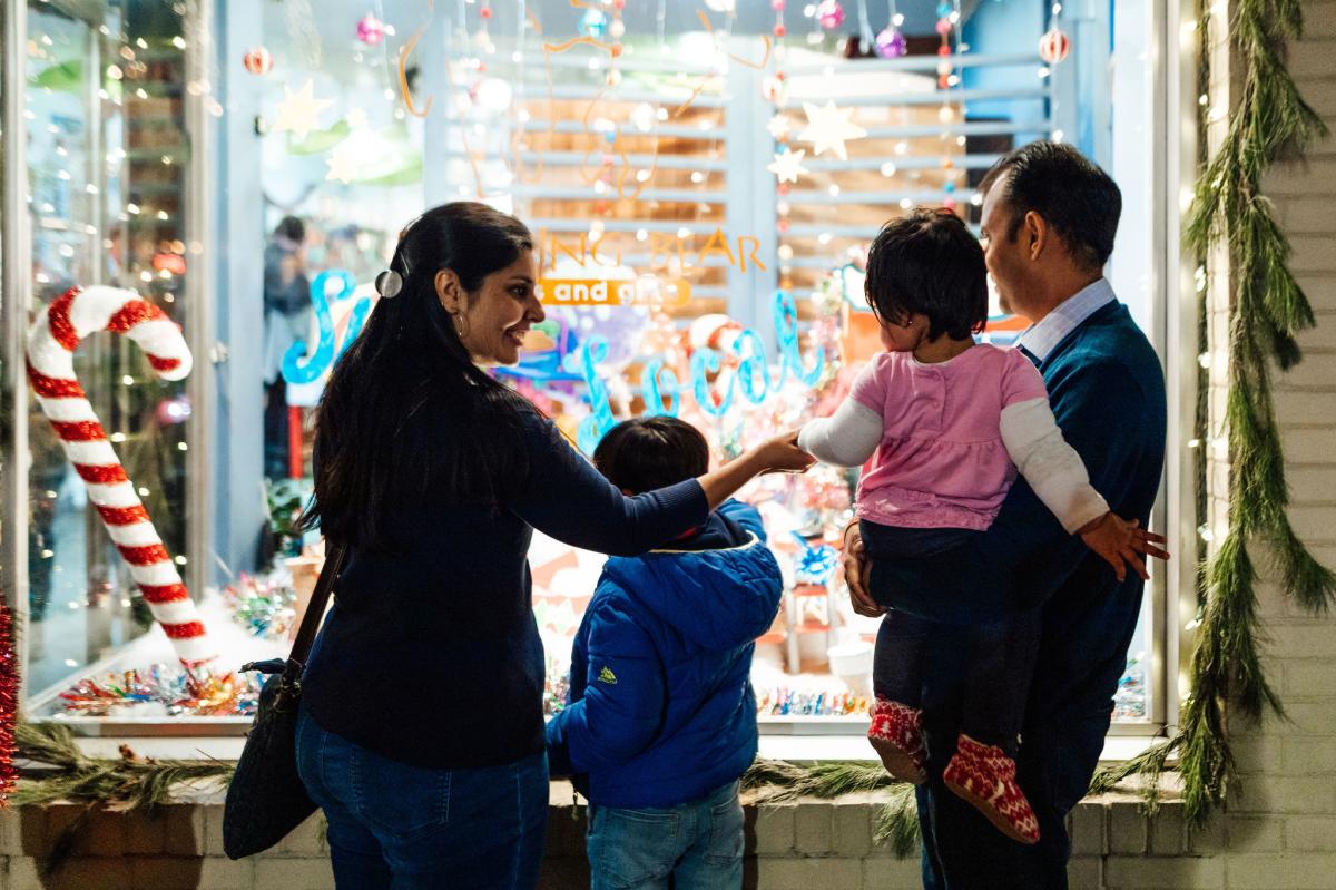 Family shopping at the holidays in Downtown Frederick