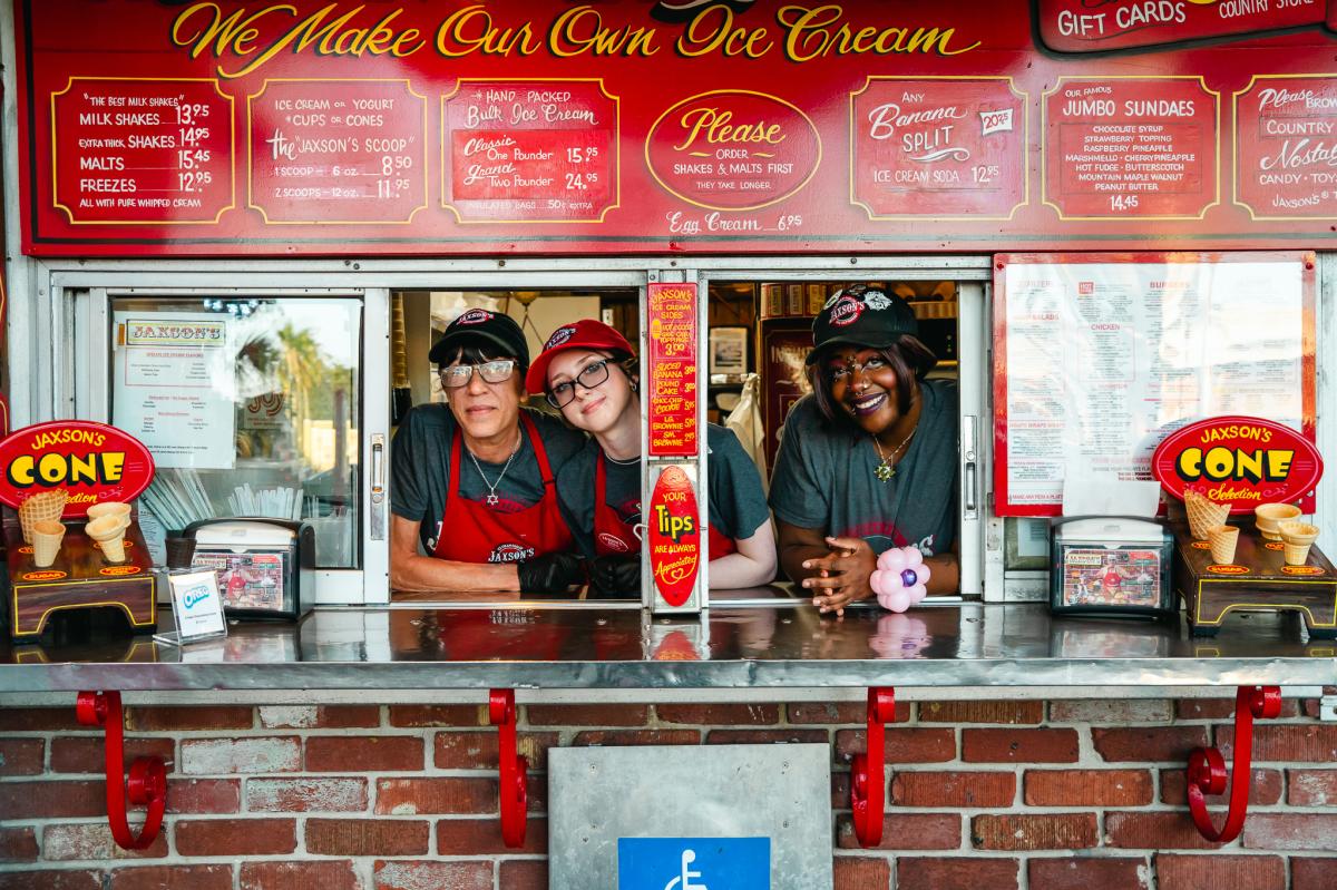 Jaxson’s Ice Cream Parlor & Restaurant