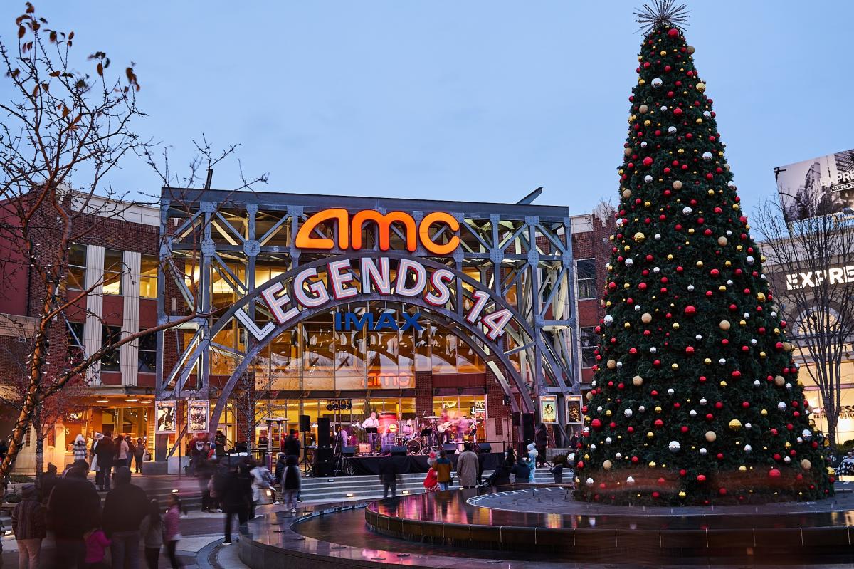 Legends Outlets Kansas City Holiday Tree