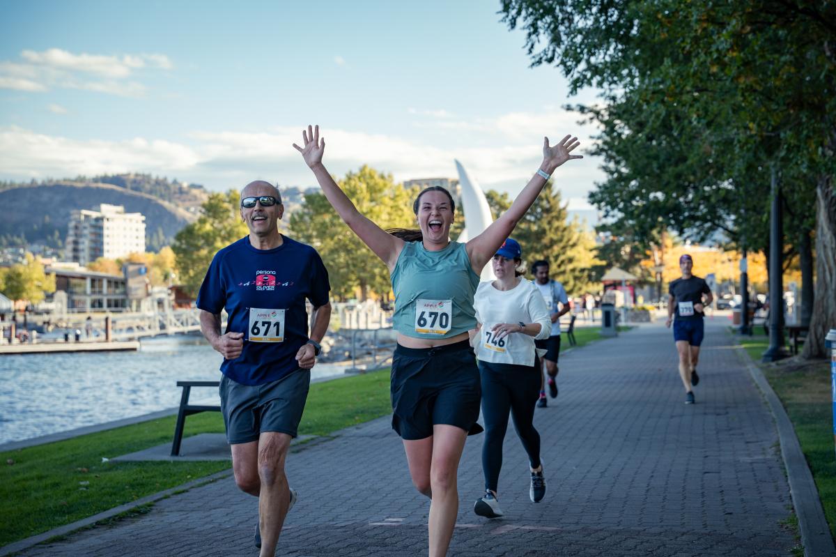 Apple Marathon 2024 Runners in Kelowna City Park 1