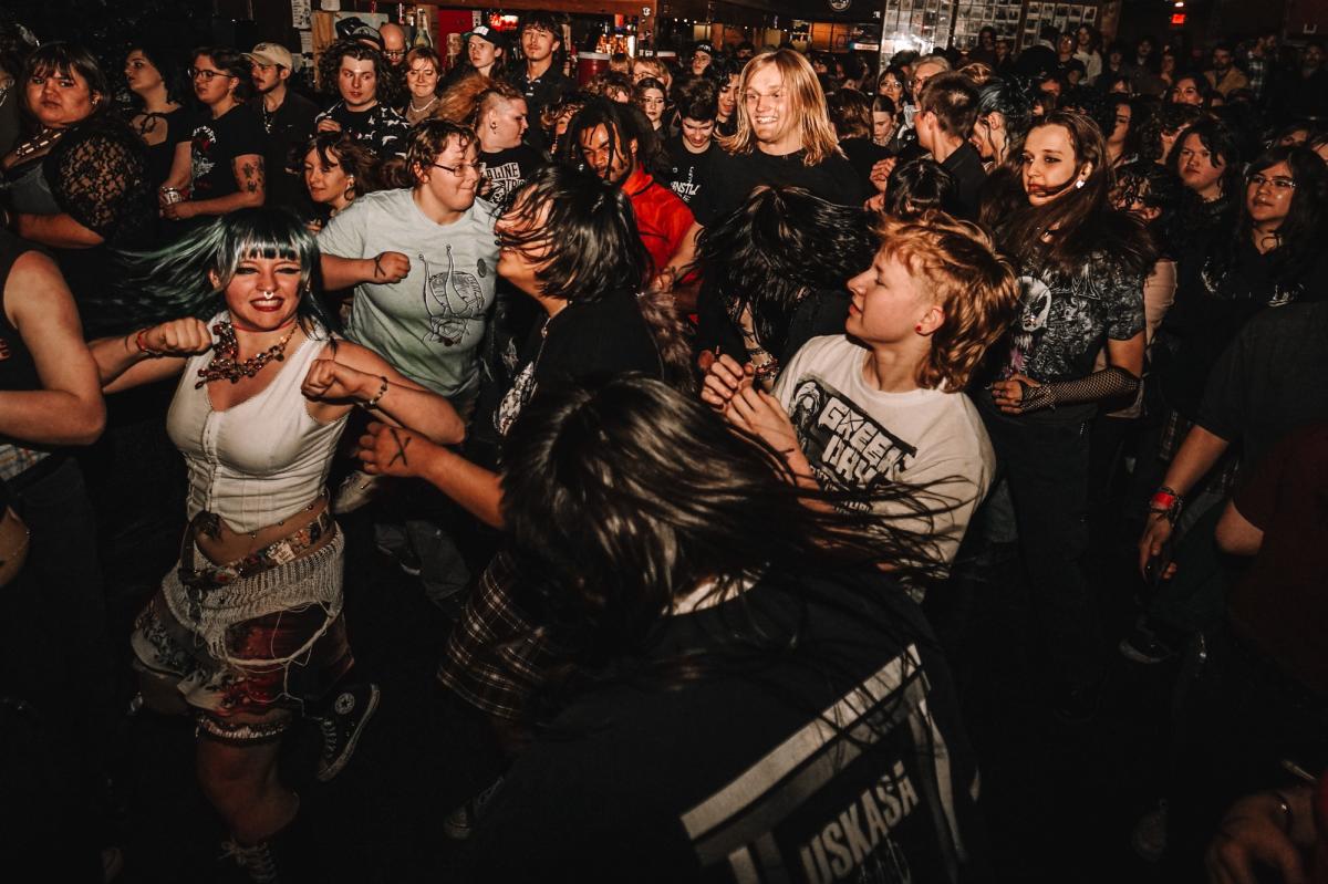 Flatline Fans Punk v. Metal