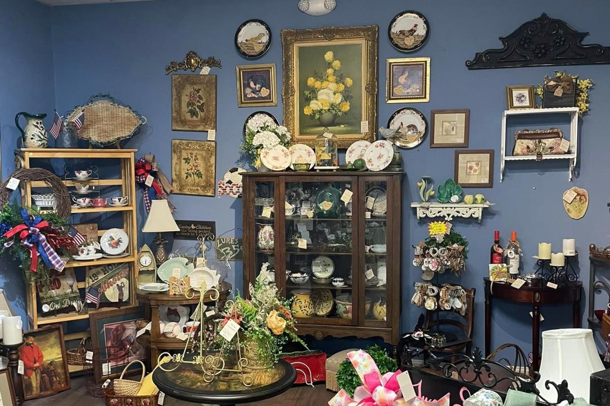 Vintage Vibes Antiques