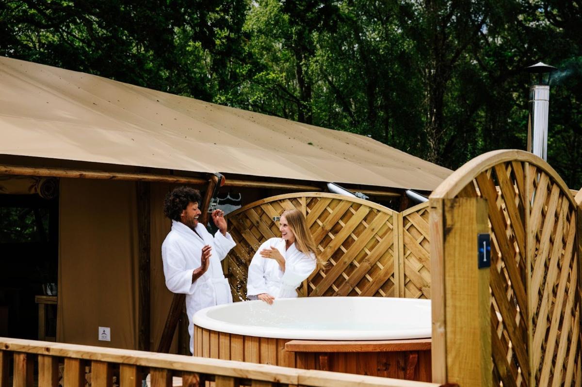 People in hot tub at Green Hill Farm