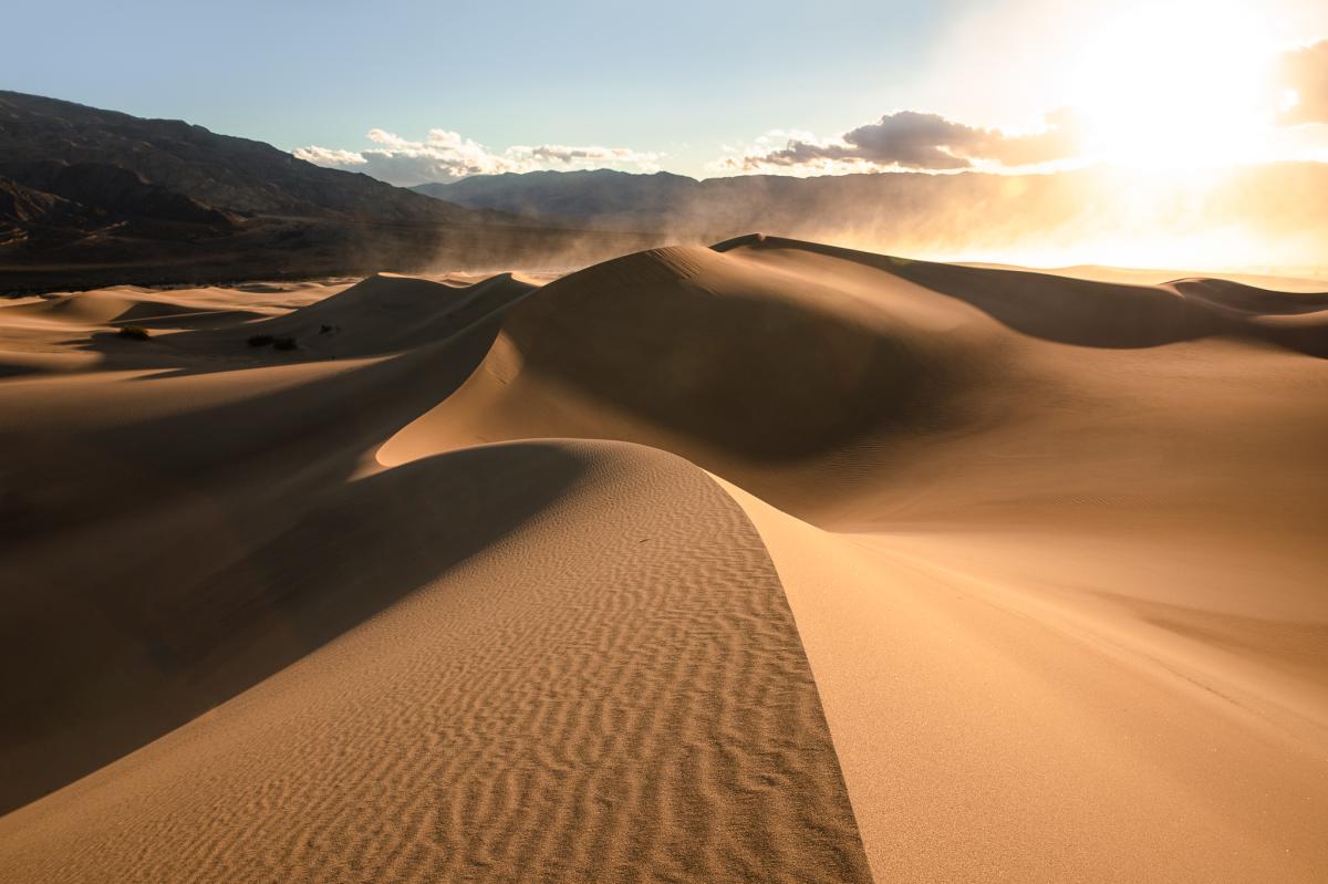 Mesquite Flat Sand Dunes in Death Valley National Park (photo: Elisabeth Brentano)