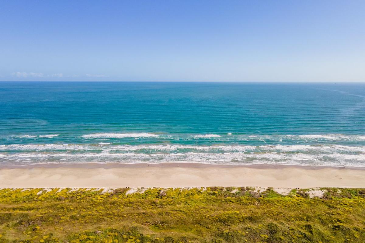 beach-no people