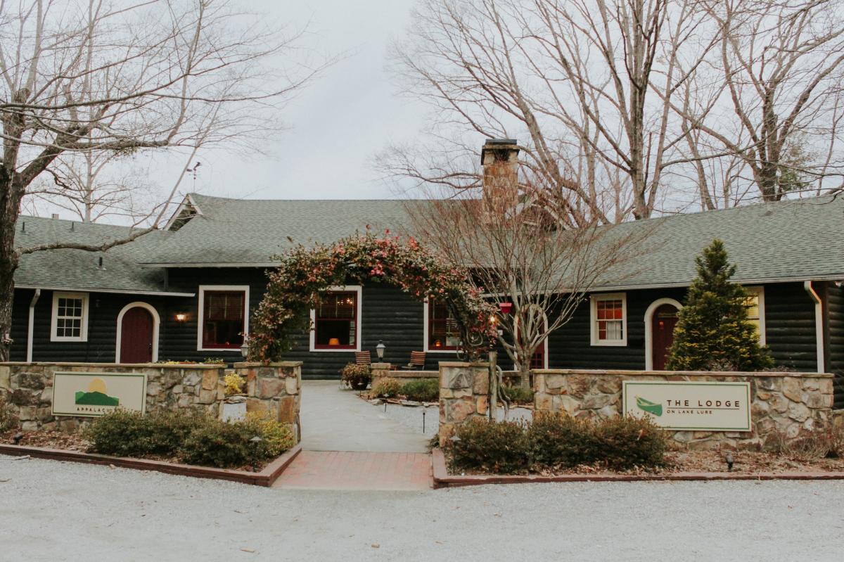 lodge on lake lure