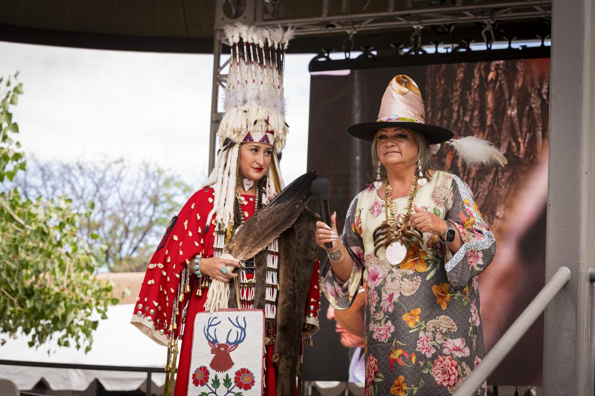 Bree and mom Catherine Blackhorse, Seminole_photo by Kitty Leaken_02
