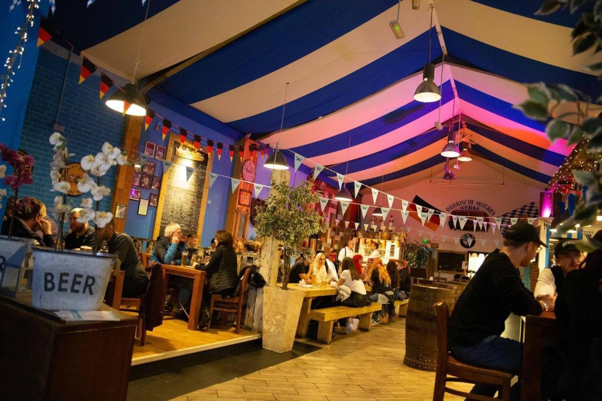Stein-Garten-Bar-Pub