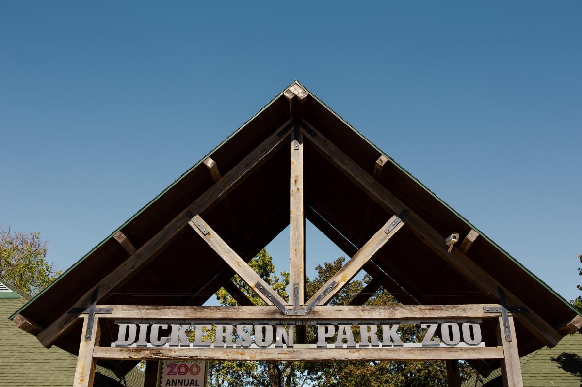 Dickerson Park Zoo Sign