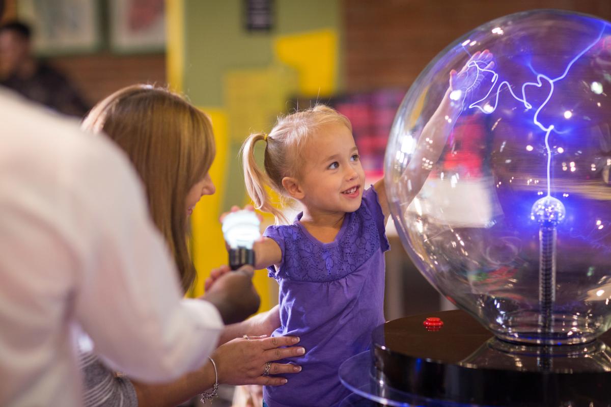 Kids at the Discovery Center