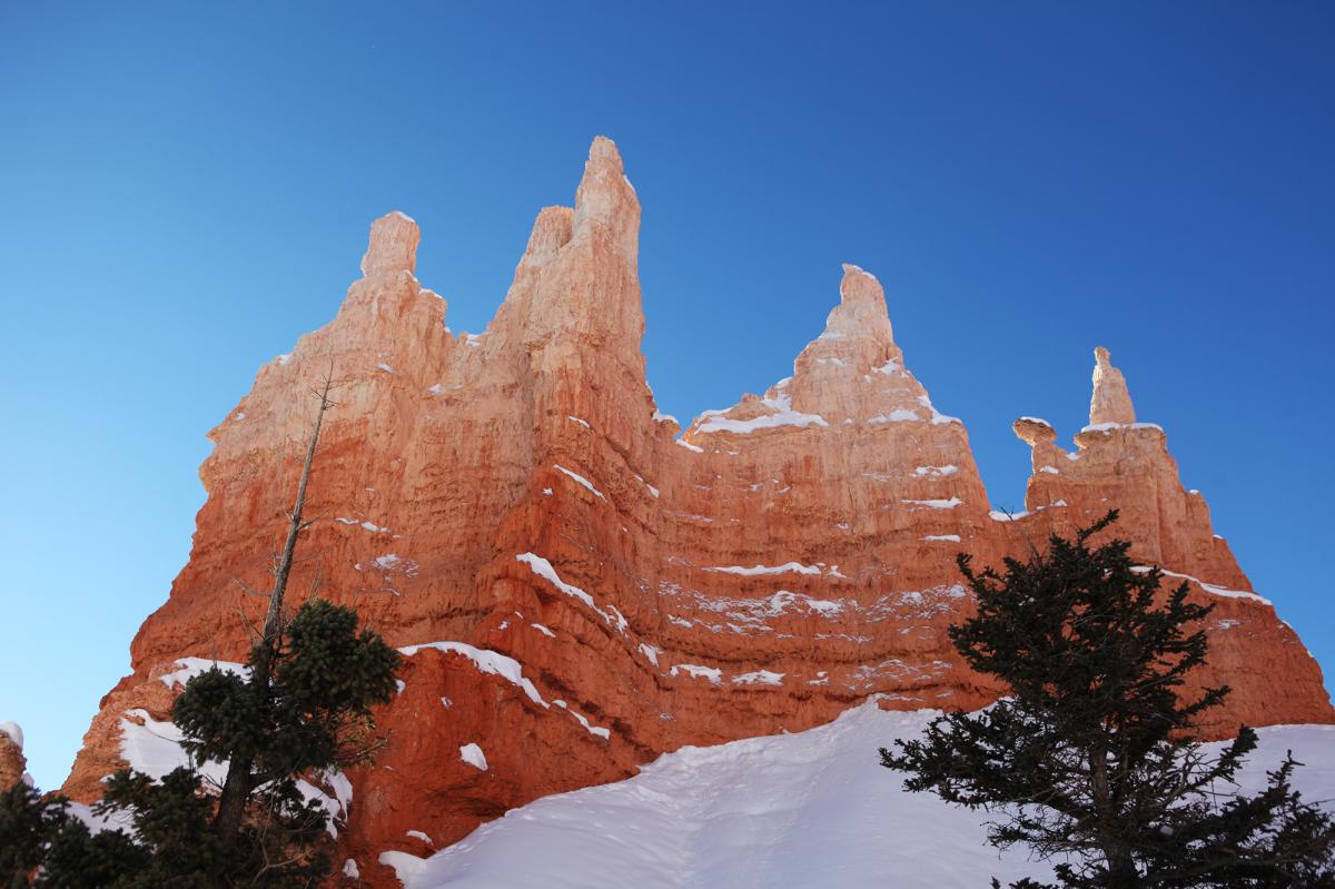 Navajo Loop in Bryce Canyon in the winter with snow