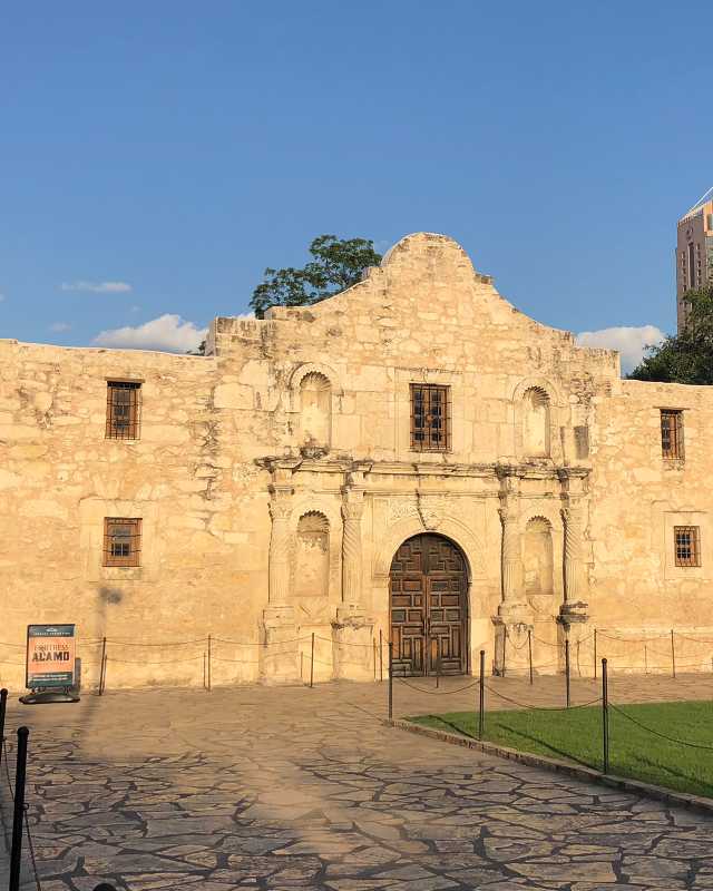 Texas Missions | The Alamo & San Antonio de Valero