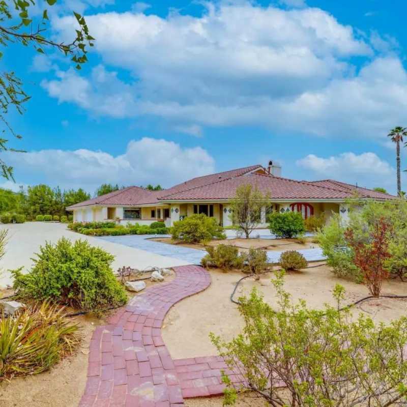 Villa with indoor pool in Temecula wine country