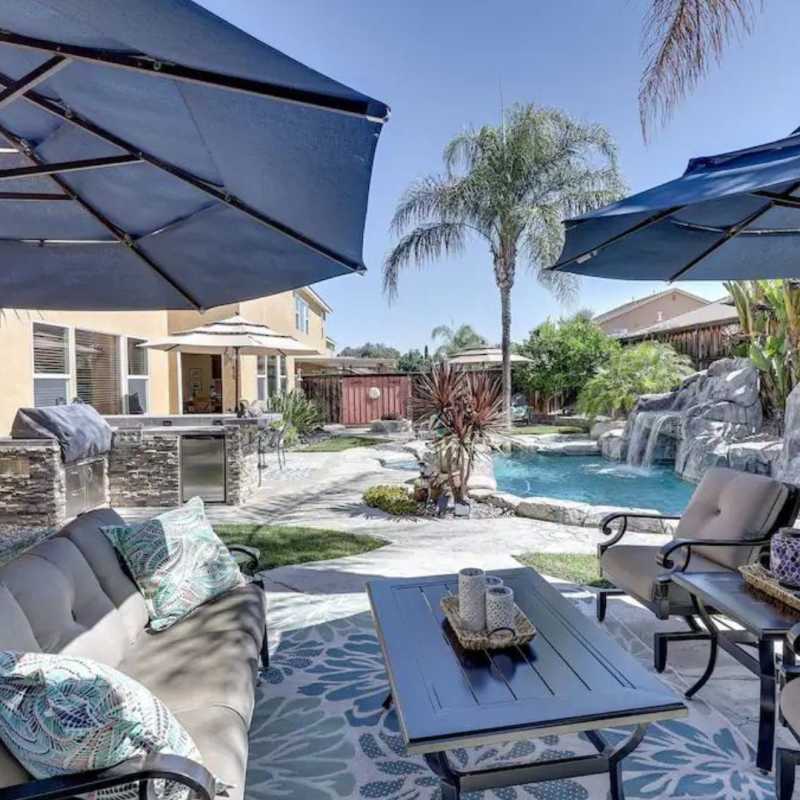 Temecula Area Wine Country Oasis
