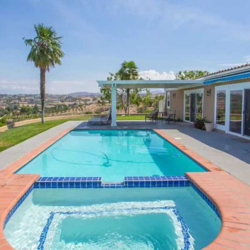 Valencia Estate