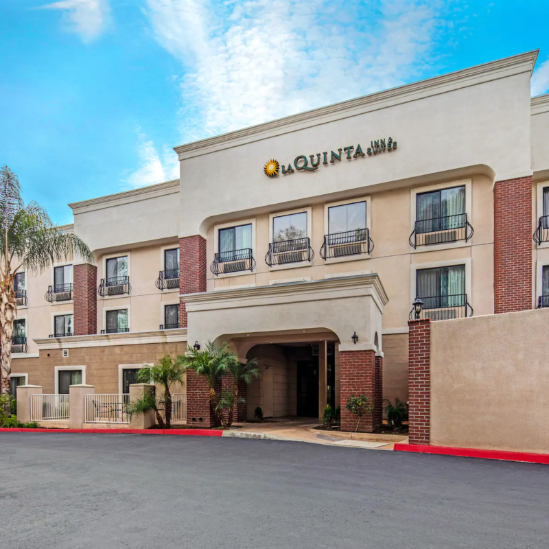 La Quinta Inn & Suites