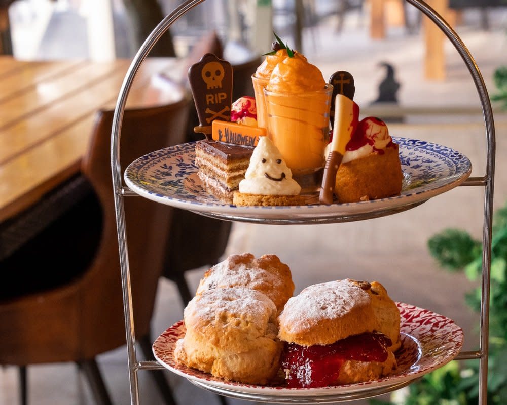 Halloween themed afternoon tea at Balmer Lawn Hotel in the New Forest