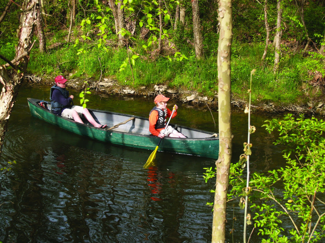 Limestone County Kayak Trail - Two people kayaking