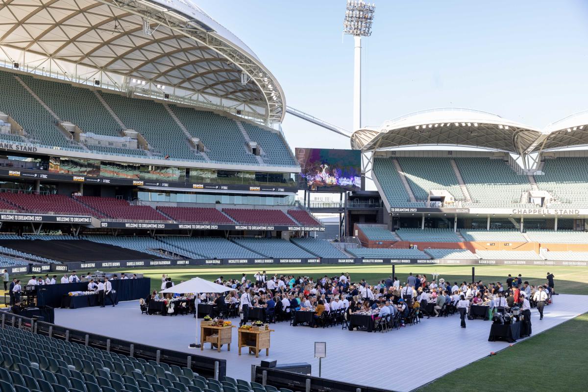 Oval Breakfast