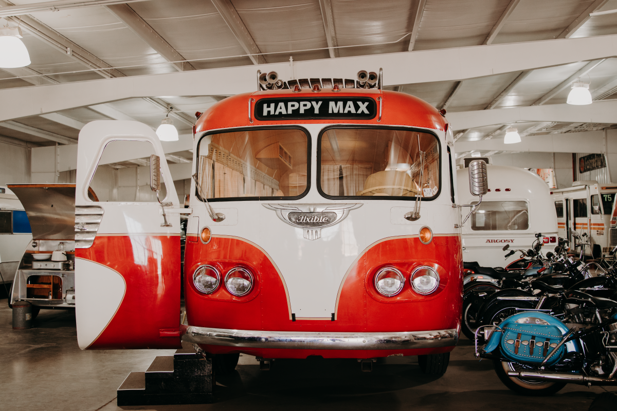 Photo of the red flexible bus "Happy Max" from the film RV starring Robin Williams