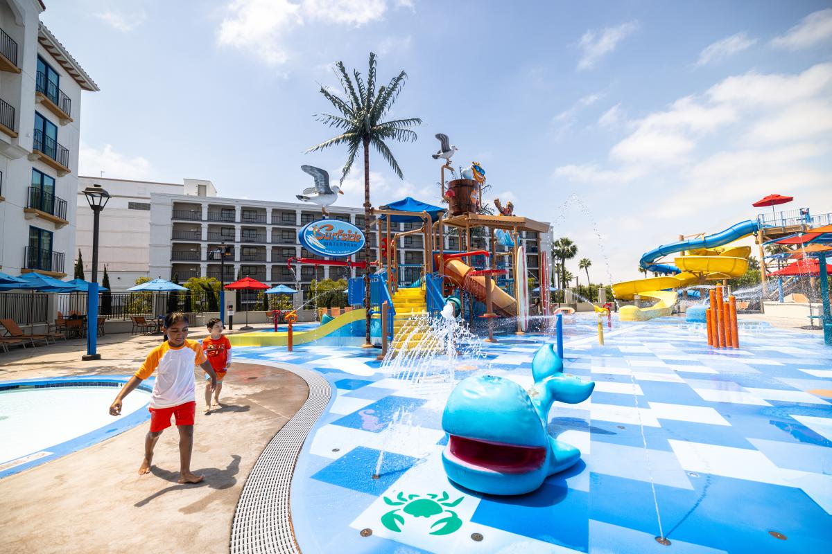 Courtyard Anaheim Theme Park Entrance Pool, Splashpad Pool