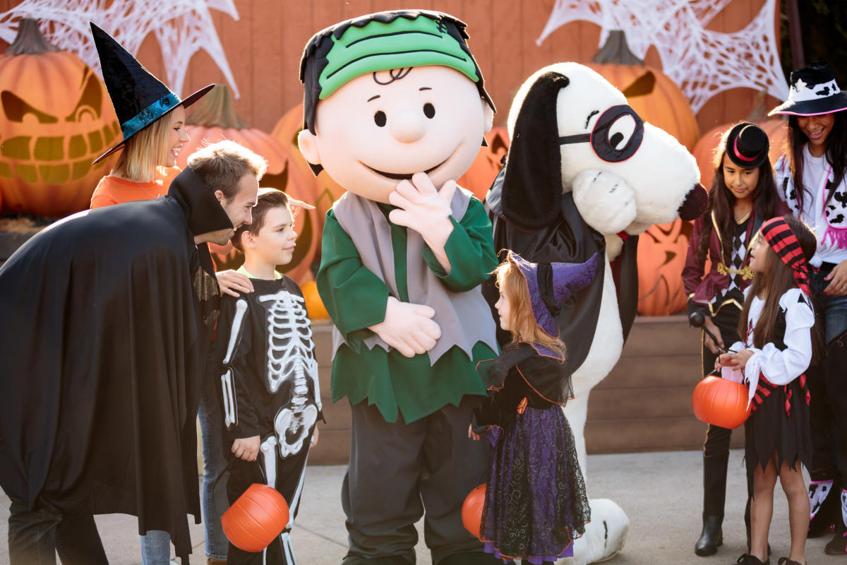 Knott's Spooky Farm with Snoopy for Halloween Time