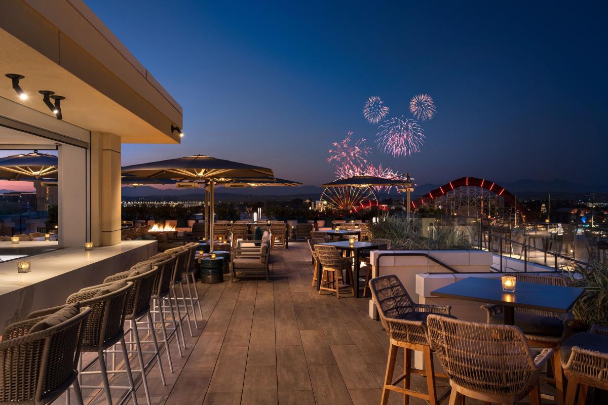 RISE Rooftop Lounge at The Westin Anaheim Resort