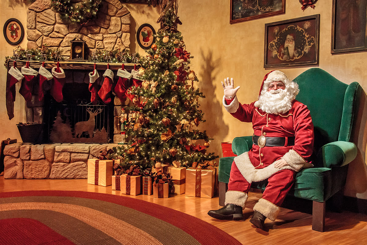 Meet Santa at Knott's Merry Farm