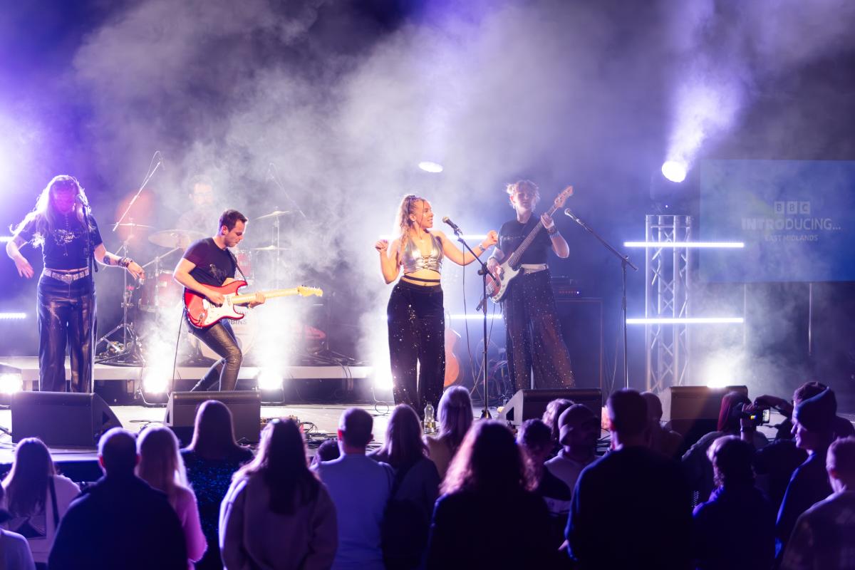 Vaillant Live Opening Show - - Dorothy Ella