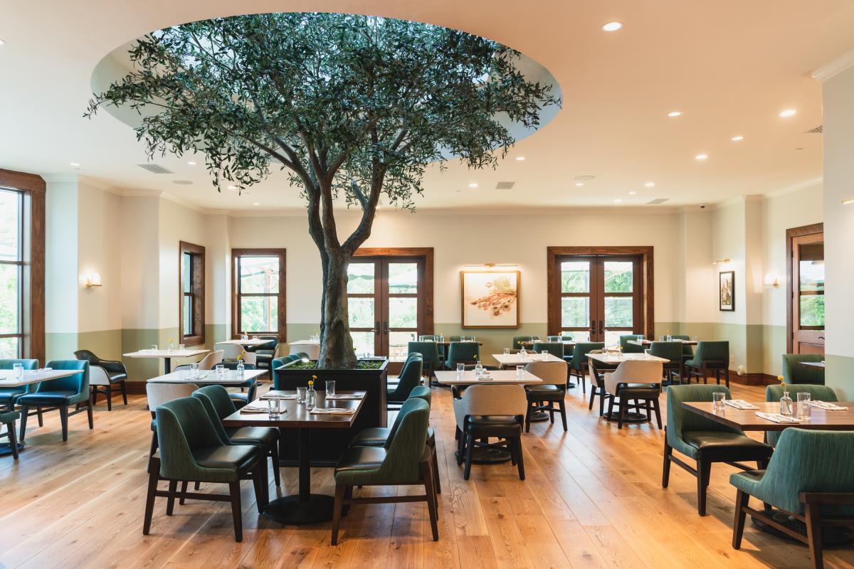 Image of the dining room at Laurel Restaurant at Hotel Viata.