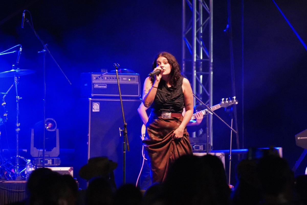 Thelma Plum onstage in the Yurlu Lounge at the Karijini Experience 2025