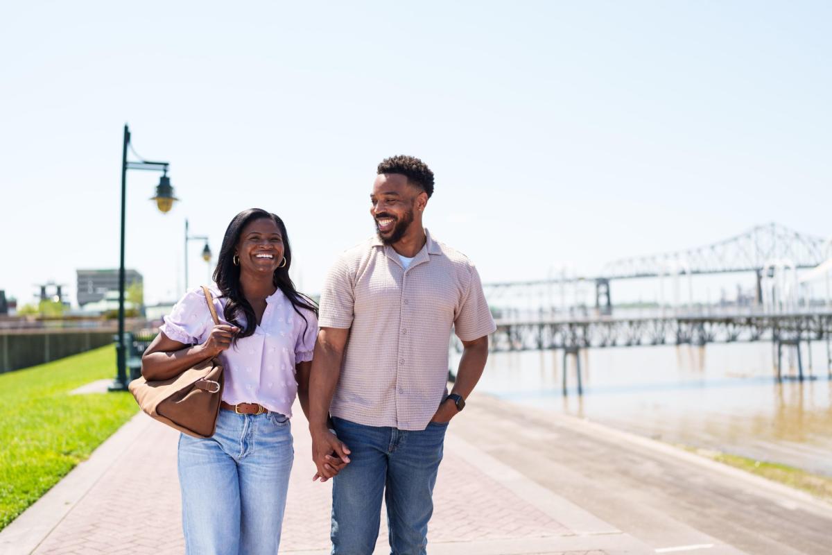 Couple along Mississippi River
