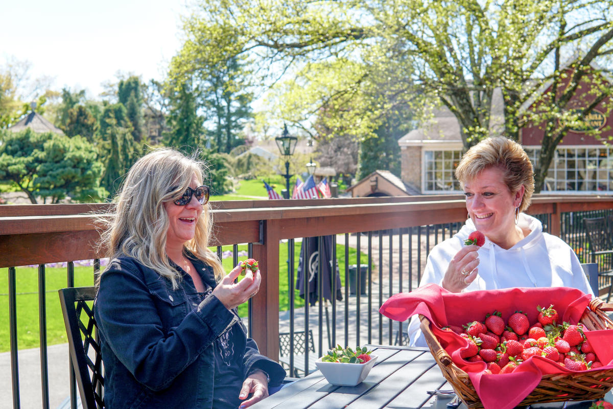 Peddler's Village Strawberry Festival